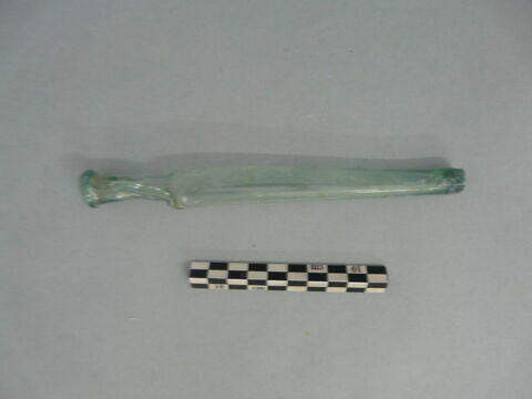 flacon cylindrique, fragment, image 2/3