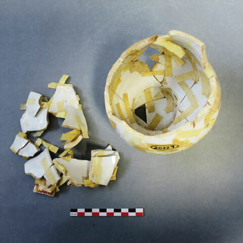 pichet, image 2/2