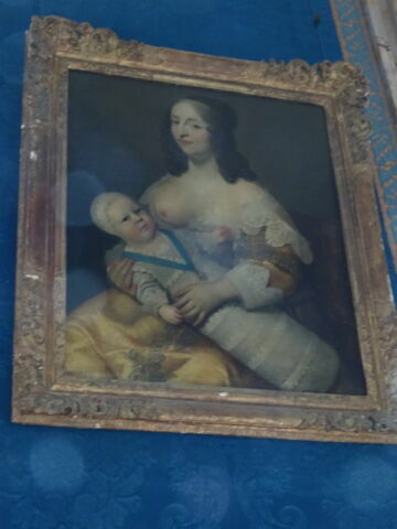 Louis XIV en maillot sur les genoux de sa nourrice, Dame Longuet de la Giraudière, image 2/4