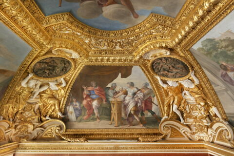 Plafond : Salle de Septime Sévère - Mucius Scaevola, au dessus de la corniche, côté sud., image 2/7
