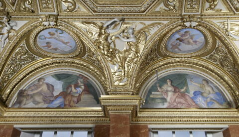 Plafond : Salle des Antonins - La Justice et l'Abondance, au dessus de la corniche, côté est au centre, image 5/6