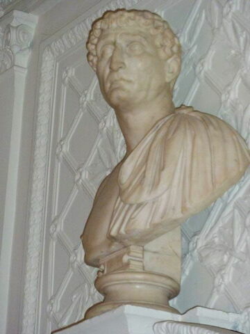statue, image 6/7