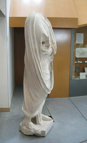 statue, image 5/5