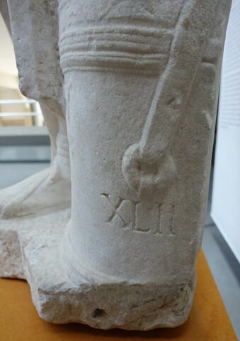 statue, image 4/5
