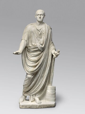 statue