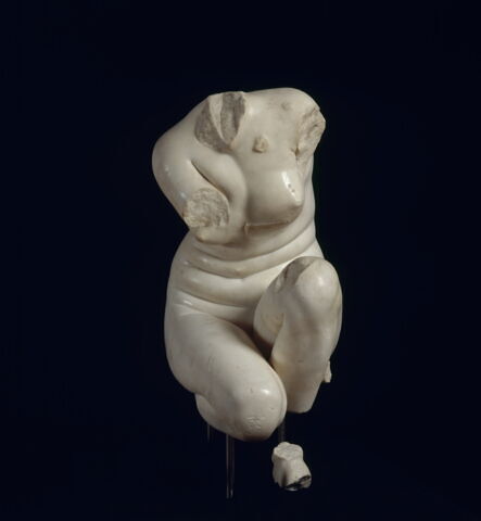 Vénus de Vienne du type de l'"Aphrodite accroupie"