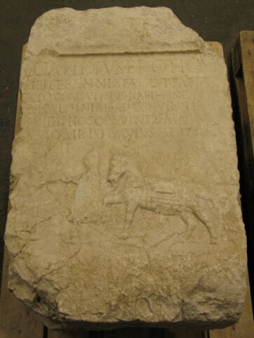 autel  ; inscription, image 3/4