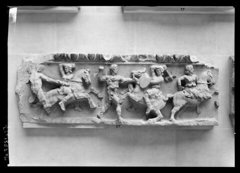Frise du temple d'Artemis à Magnésie du Méandre, image 3/3