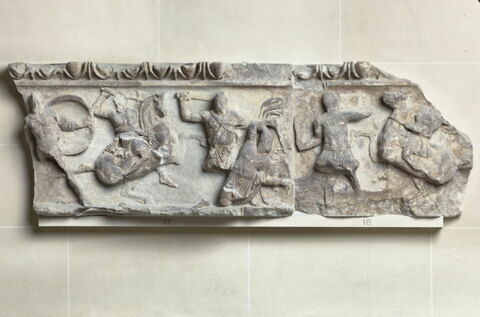 Frise du temple d'Artemis à Magnésie du Méandre, image 2/2