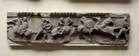 Frise du temple d'Artemis à Magnésie du Méandre, image 2/6