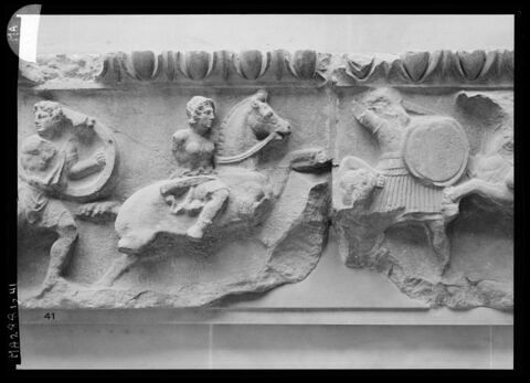 Frise du temple d'Artemis à Magnésie du Méandre, image 5/6
