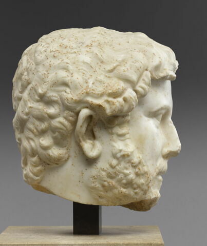 statue, image 3/5