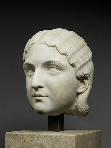 statue, image 2/7