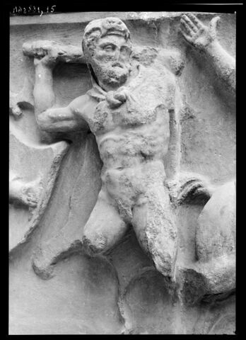 Frise du temple d'Artemis à Magnésie du Méandre, image 3/3