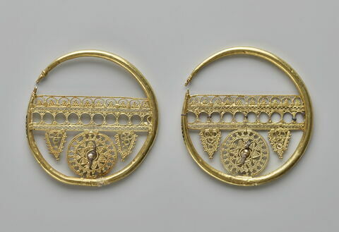 boucle d'oreille