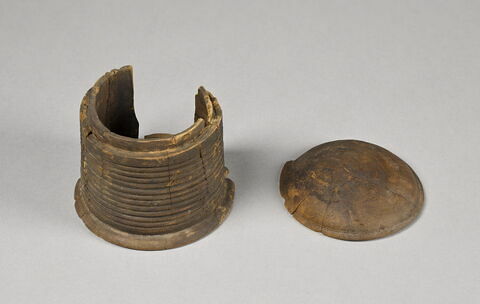 pyxis, image 2/2
