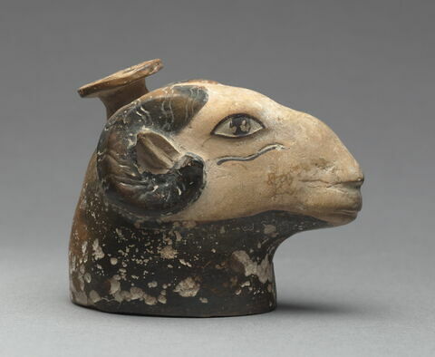 aryballe ; vase plastique