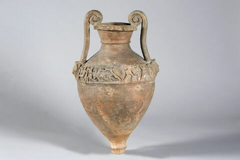 Amphore à volutes ornée d'une amazonomachie, image 4/11
