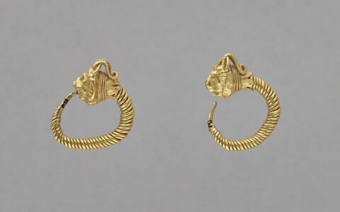 boucle d'oreille
