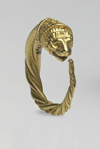 boucle d'oreille, image 2/4