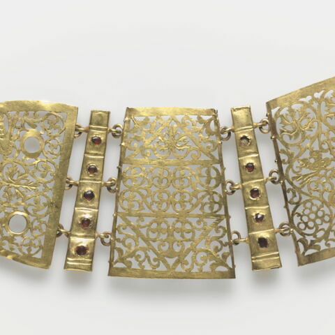 collier, image 9/20