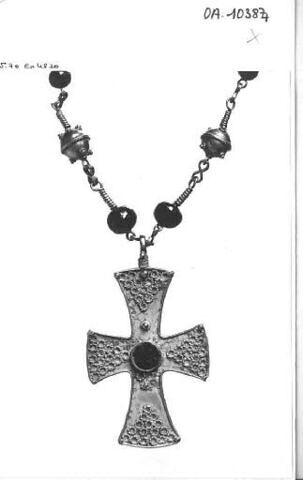 collier, image 2/2