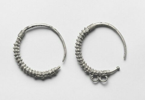 boucle d'oreille, image 2/4