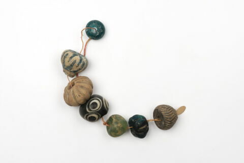 collier, image 2/2