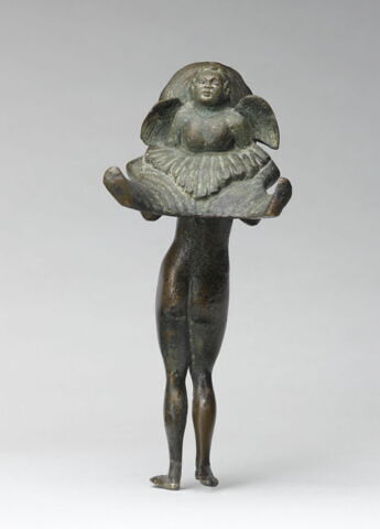 groupe de statuettes ; anse de vase, image 2/3