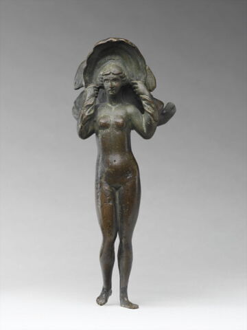 groupe de statuettes ; anse de vase