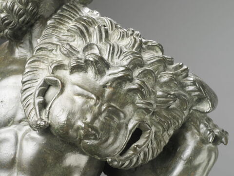 statuette, image 4/4