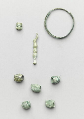 bracelet, image 2/2