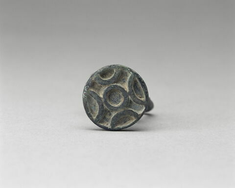 statuette, image 3/3