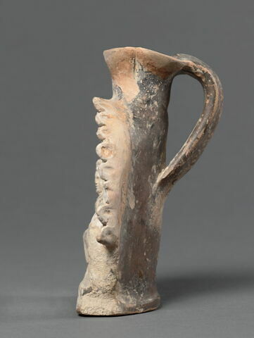 œnochoé ; vase plastique, image 3/5