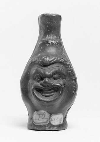 œnochoé ; vase plastique, image 1/4