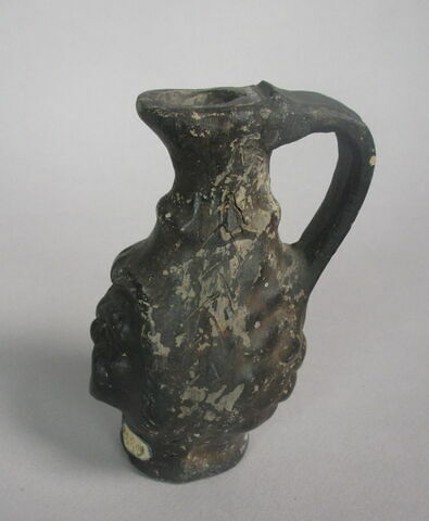 œnochoé ; vase plastique, image 2/4