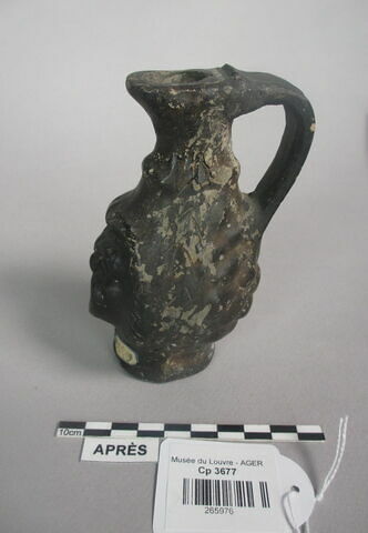 œnochoé ; vase plastique, image 3/4