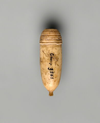 instrument de couture  ; partie d'objet indéterminé, image 3/4