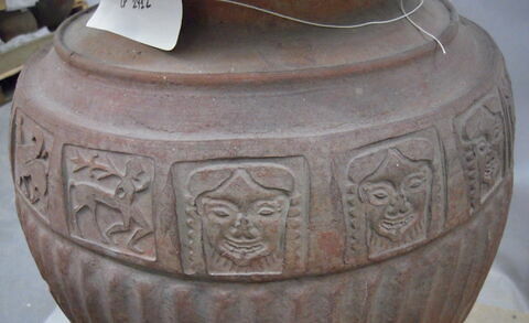 pithos, image 2/2