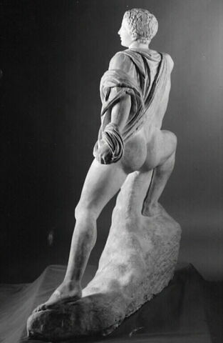 statue, image 3/6