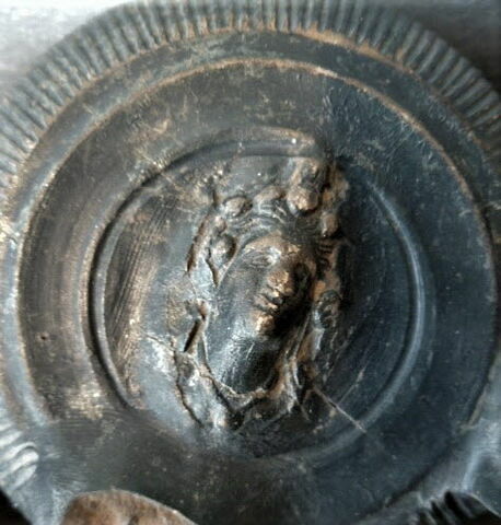 guttus, image 3/3