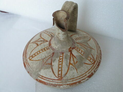 lagynos, image 2/2