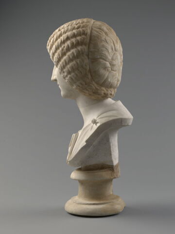 statue, image 10/13