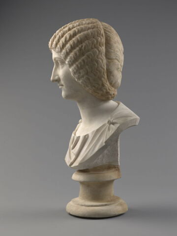 statue, image 11/13