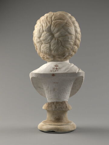 statue, image 12/13