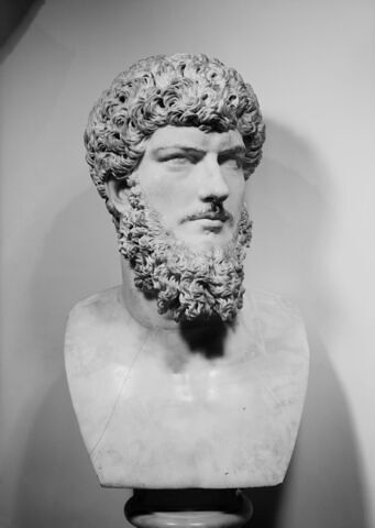 statue, image 12/14