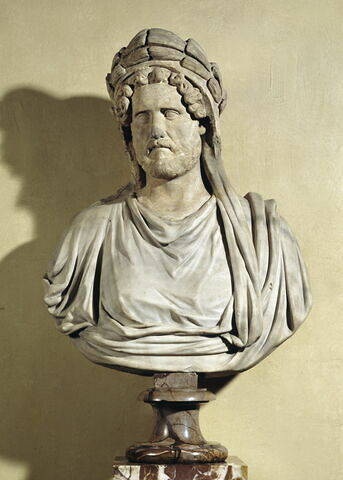 statue, image 5/7