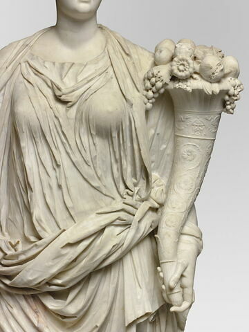 statue, image 2/11