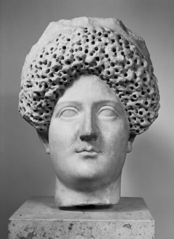 statue, image 6/6