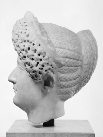 statue, image 4/6